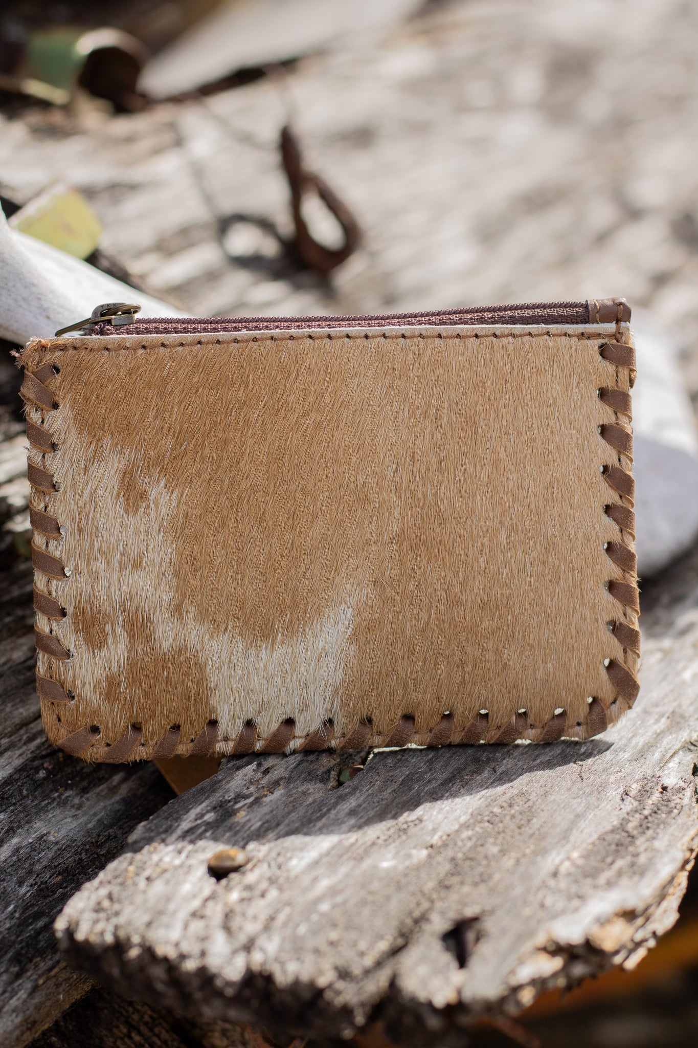 Chesnut Hide Buck stich Zipper Pouch