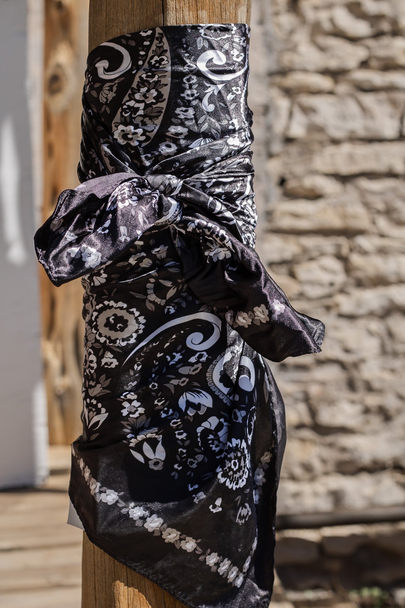 Black/White Paisley Wild Rag