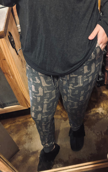 Loungy Lariat Joggers *BOOT
